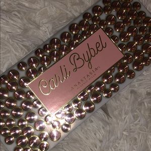 ABH X CARLI BYBEL PALETTE